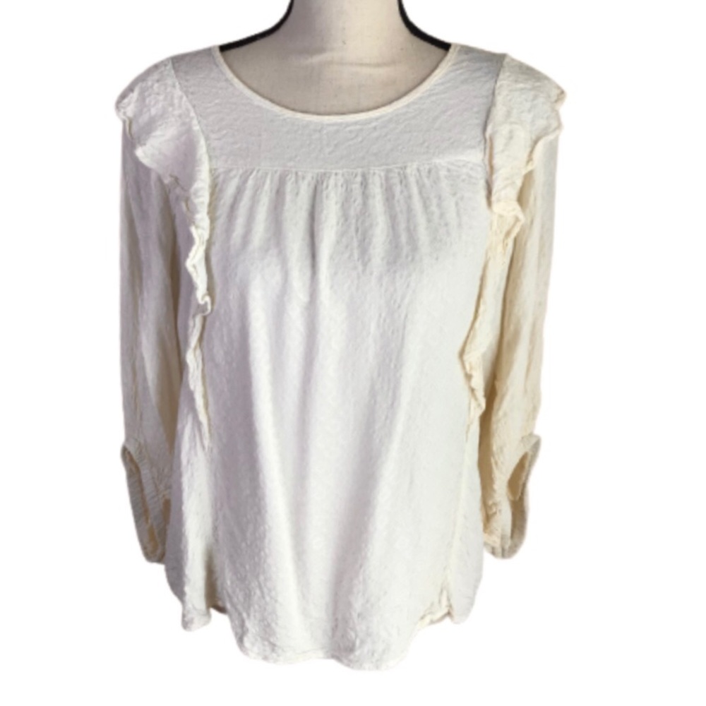 Universal Threads Cream Ruffle Trim  3/4 Sleeve Keyhole Back Blouse Medium